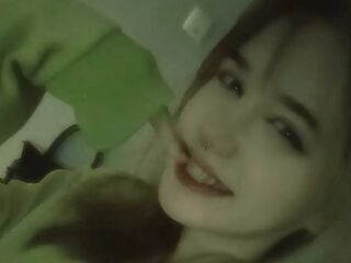 camwhore masturbating with sextoy CamelliaVega