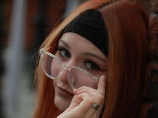 camgirl showing tits EmeraldClyatt