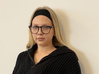 free live sexcam FrancesVirunes