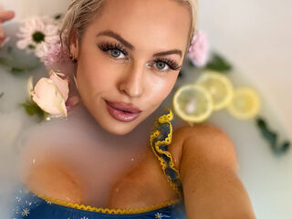 cam hooker IsabellaSaturn
