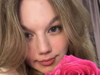 chatroom webcam photo LinnGrimshaw