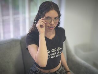 naked camgirl fingering pussy MelissaSkye