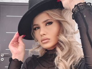 nude webcam girl pic MoniqueSin