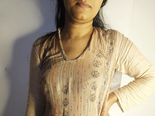 camgirl photo RubbynaKhan