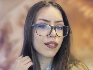 free webcam chat room EmaLowee