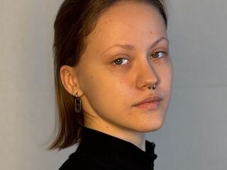 nude webcam girl AlainaCaveness