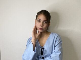 beautiful girl webcam AlishiaCowlin