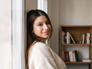 camgirl masturbating with dildo AlysaGagliano