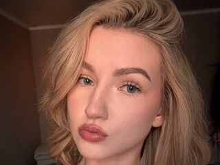 naked webcamgirl AmyConnelly