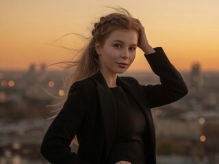 naughty camgirl masturbating AutumnKoetz