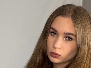 topless camgirl BaileyGagnon