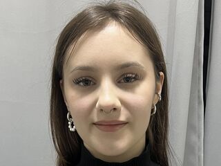 girl cam naked BattyDrake