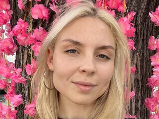 fingering cam slut BereniceBossom