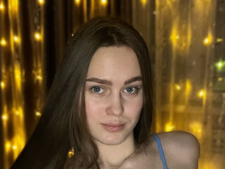 live webcam performer BernardineCaiafa