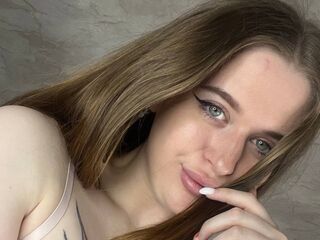 camgirl fingering shaved pussy BetanyFoks