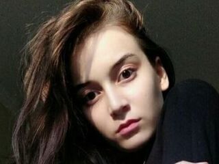 cam girl playing with vibrator BethelQuiette