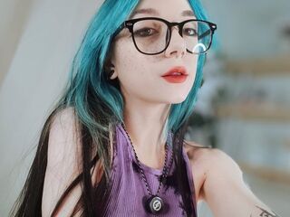 naughty camgirl fingering shaved pussy BonnieBreed