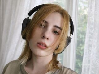 camgirl playing with dildo CarlHanchett