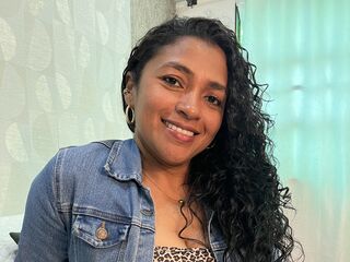 camwhore nude CarolineNinoska
