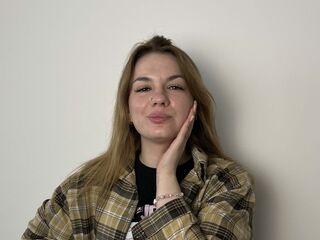 nude webcamgirl photo CherlyMarkes