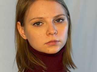 naked camgirl masturbating CherrieSearls