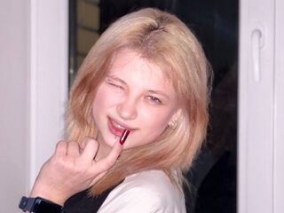 naked webcam girl photo DaisySponholz