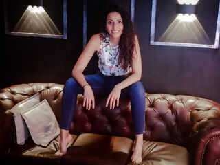 camgirl fingering wet pussy DamarisPommes