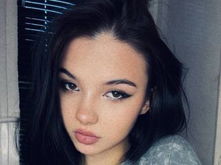 camgirl showing tits DarciKubas