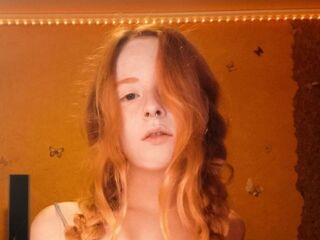 camgirl playing with dildo DeliaLashbrook