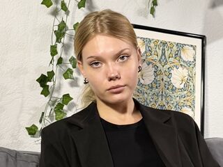 girl chat DonellaAndra