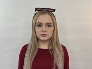 fingering webcam girl DonellaAutobee