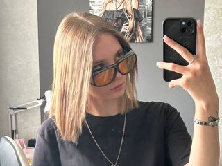 hot cam girl fingering shaved pussy ElidaGonchoff