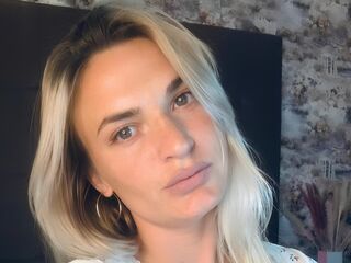 girl webcam show EllieMaryn
