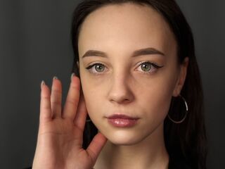 camgirl video chat EllynDarvish