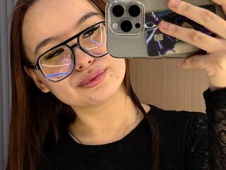 camgirl masturbating with dildo EvaCutten