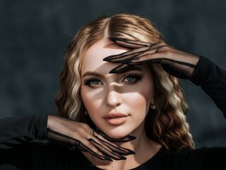 fingering webcamgirl EvaVibe