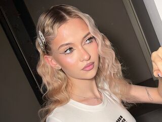 camgirl fingering bald pussy FelicaTapper