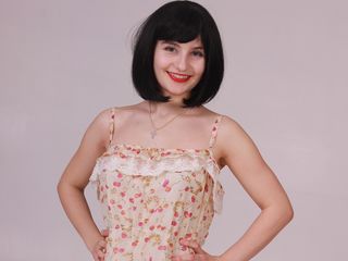 camgirl showing tits GloriaWithlo