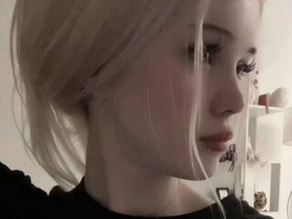 naked cam girl HeatherHeinitz