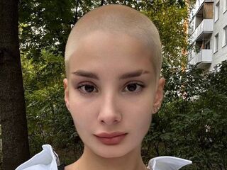 camwhore shaved pussy HermaRiesenberg