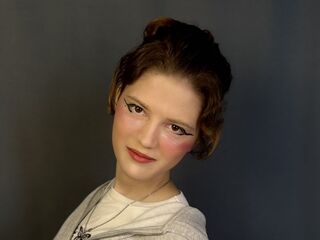 naughty camgirl masturbating IrisKemp