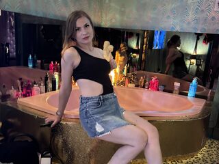 camwhore shaving pussy IsaEthan