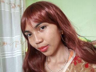 camgirl fingering shaved pussy KellyAnder