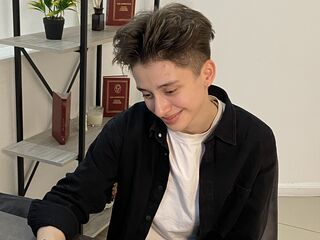 camgirl spreading pussy KimberlieFrancke