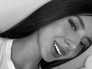 naked girl with webcam masturbating with vibrator LauraRisk