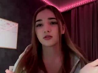 camgirl showing pussy LaurynKendell