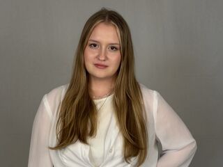 camgirl masturbating with sex toy LavondaDegele