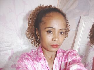free webcam chatroom LayahMorgane