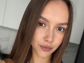 hot cam girl fingering shaved pussy LibradaFrohwein