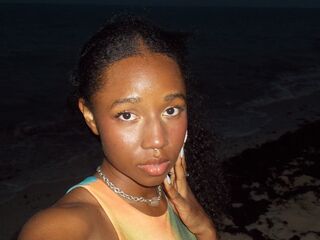 camslut topless LilithAnnabell